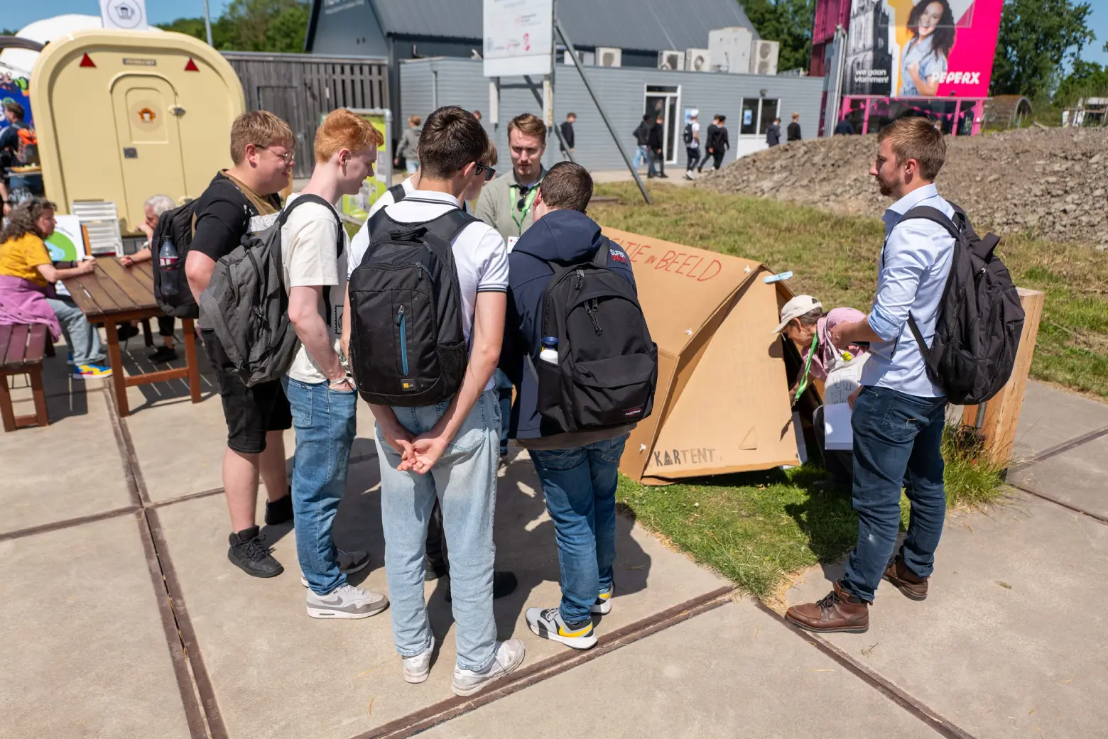 Leerlingen van VO-scholen bezoeken het jeugdprogramma van het New Energy Forum 2025